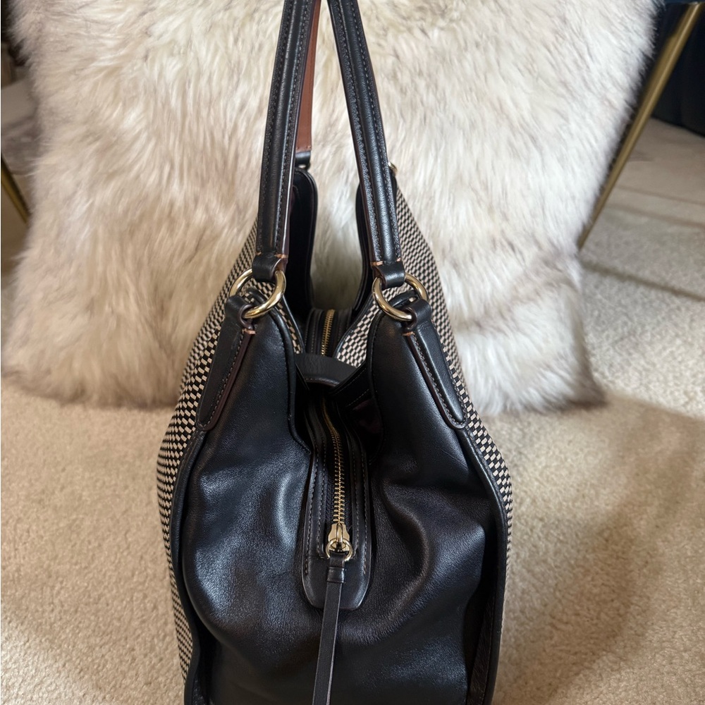 Coach Black and Cream Shoulder Bag - Picture 6 of 16